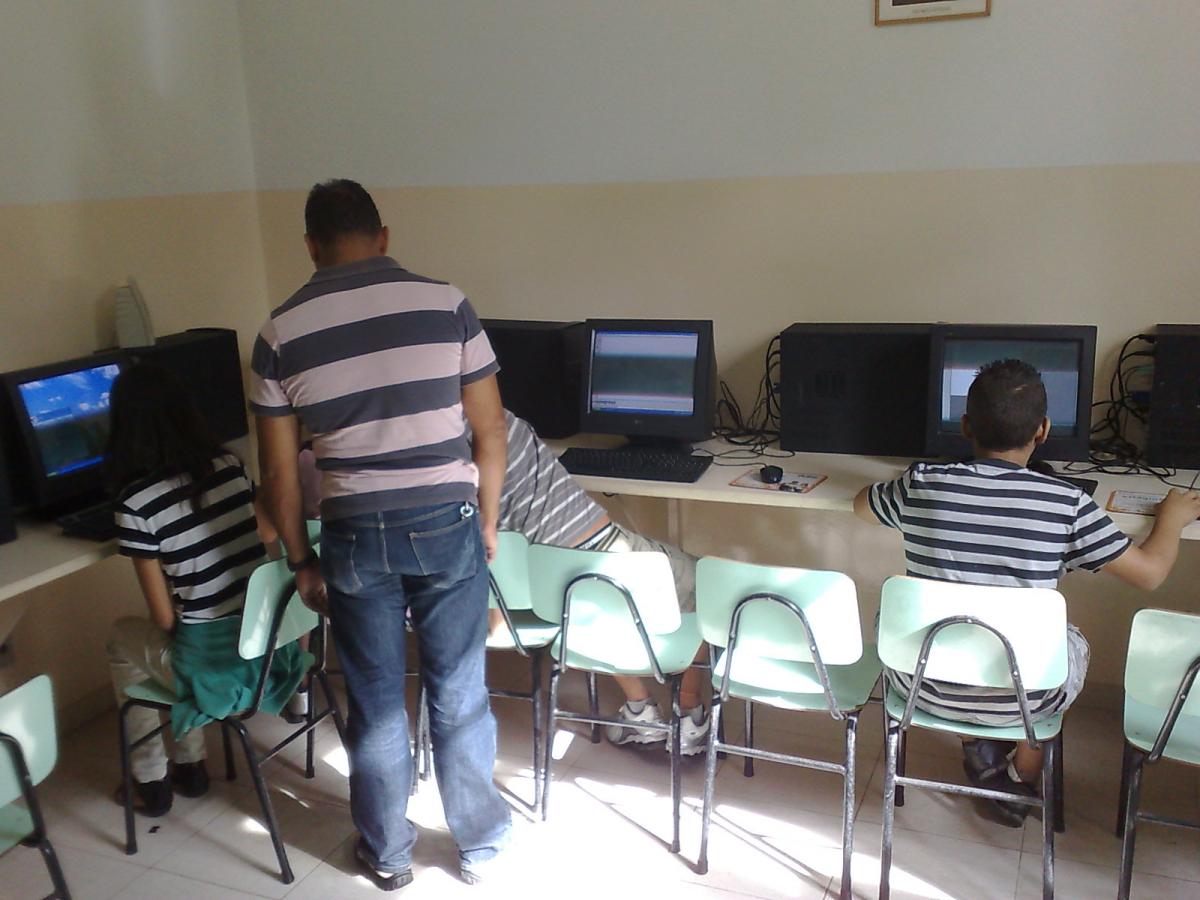 Parceria - aula de informática